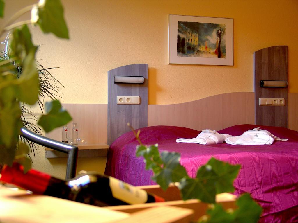 Oder-Hotel Schwedt Rum bild